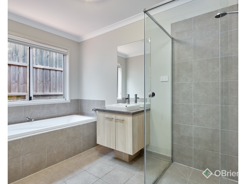 5 Cumberland Avenue, Warragul VIC 3820