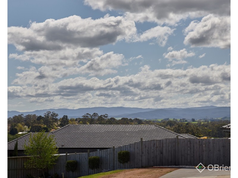 26 Silvertown Road, Drouin VIC 3818