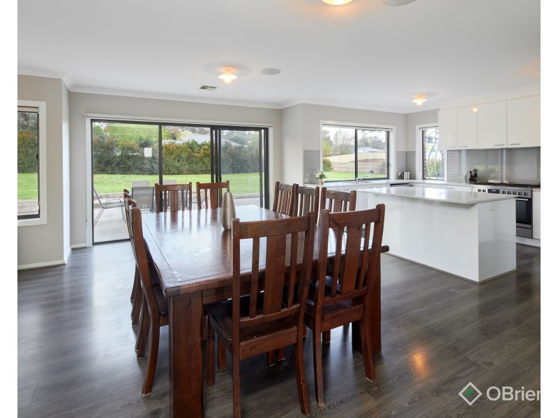 14 Grace Court, Drouin VIC 3818