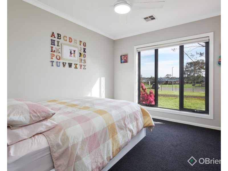 14 Grace Court, Drouin VIC 3818