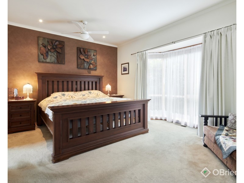 14 Silky Oak Court, Garfield VIC 3814