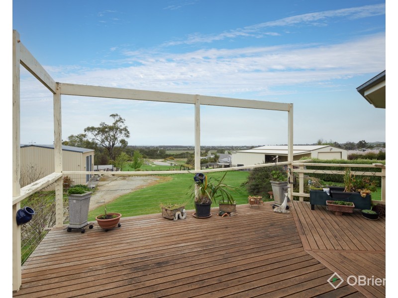 14 Silky Oak Court, Garfield VIC 3814