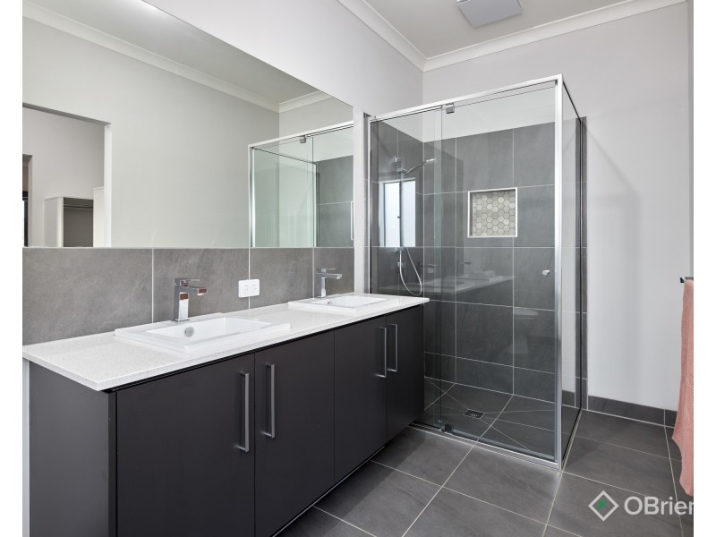 5 Davallia Crescent, Drouin VIC 3818