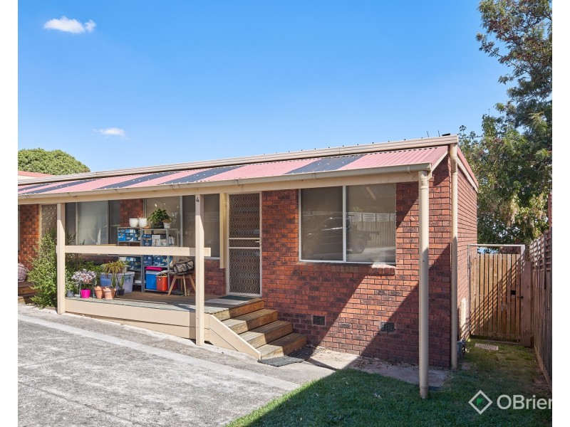4/6 Railway Avenue, Drouin VIC 3818