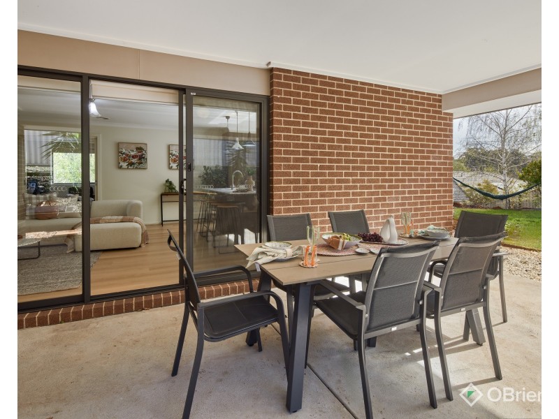 4 Waterford Court, Drouin VIC 3818
