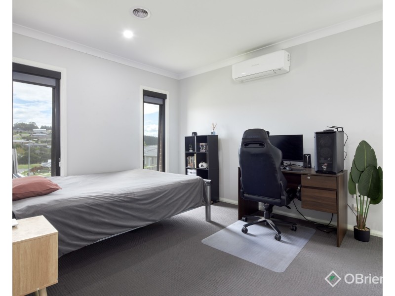 25 Wakeful Crescent, Drouin VIC 3818