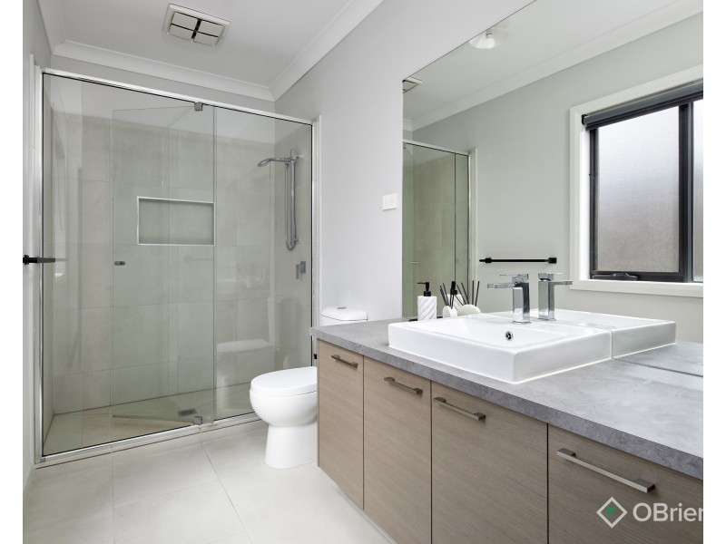 25 Wakeful Crescent, Drouin VIC 3818