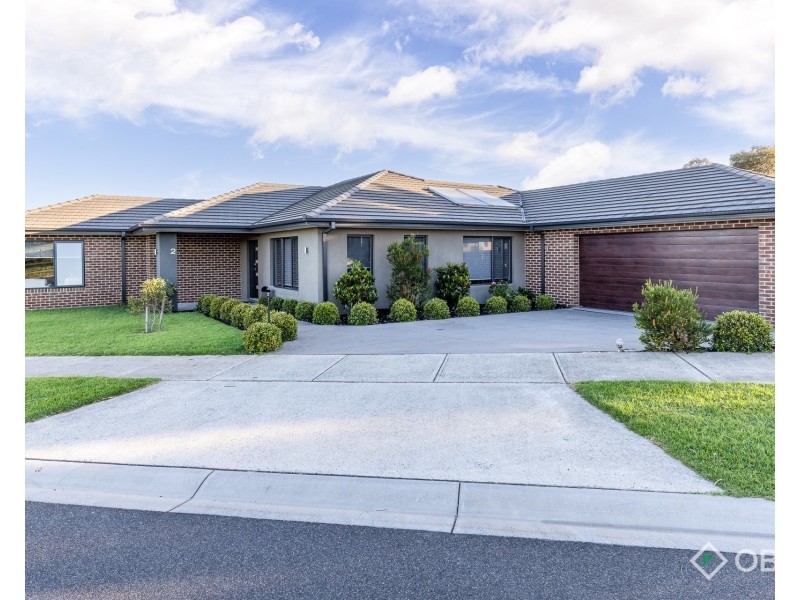 2 Saxon Road, Drouin VIC 3818