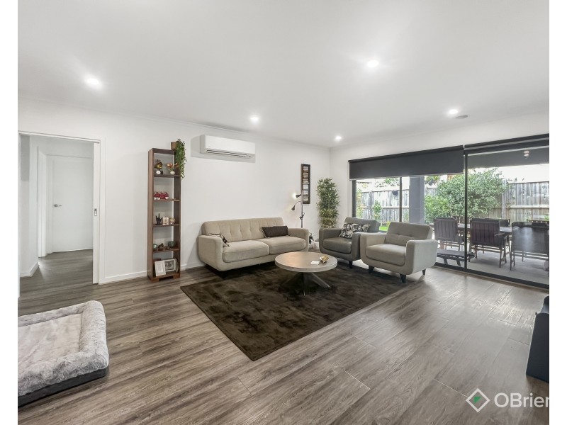 2 Saxon Road, Drouin VIC 3818