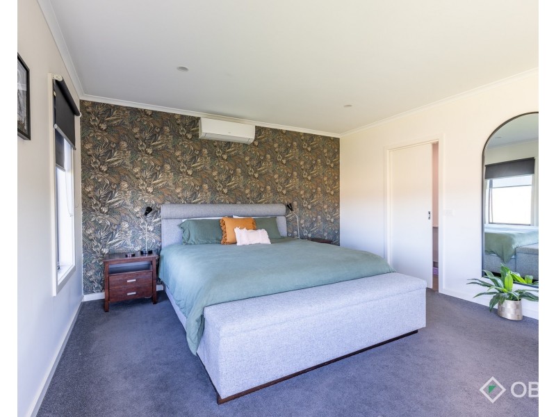 2 Saxon Road, Drouin VIC 3818