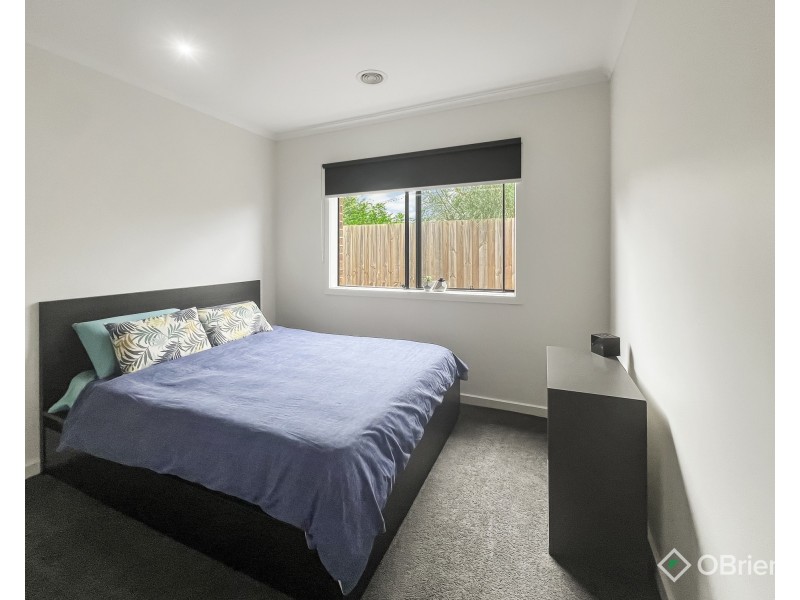 2 Saxon Road, Drouin VIC 3818