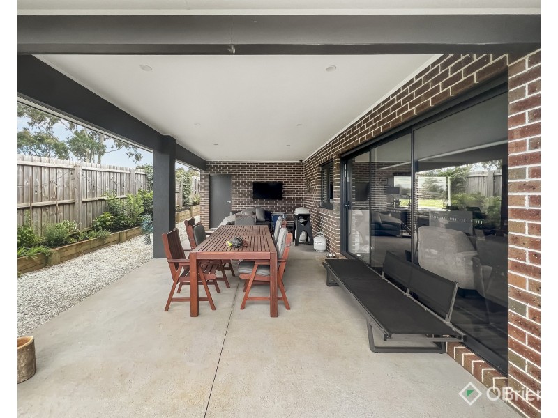 2 Saxon Road, Drouin VIC 3818