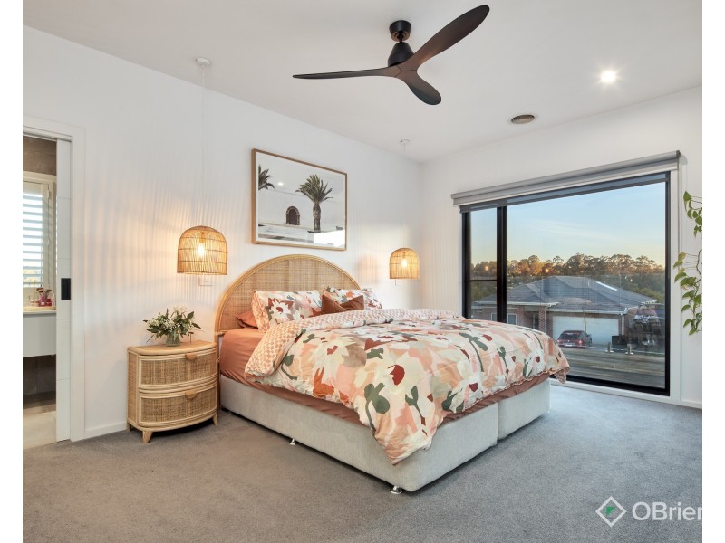19 Sloane Square, Drouin VIC 3818