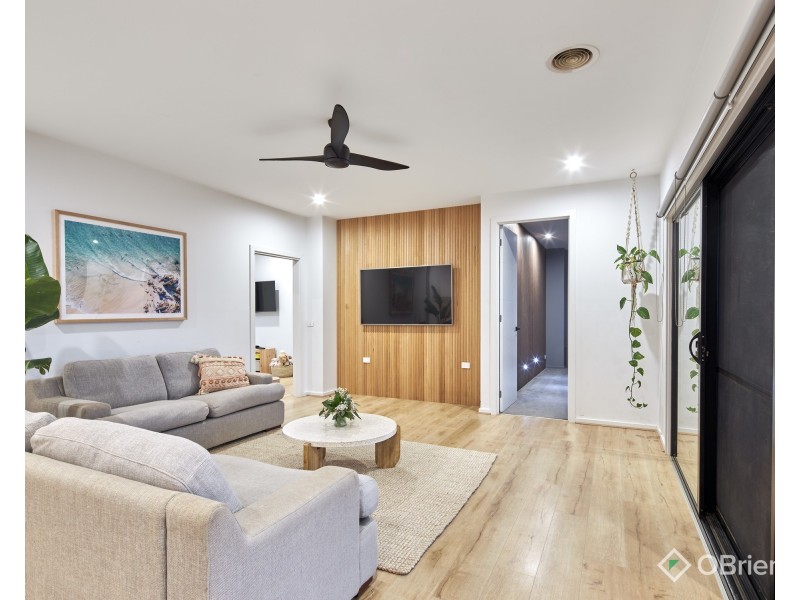 19 Sloane Square, Drouin VIC 3818