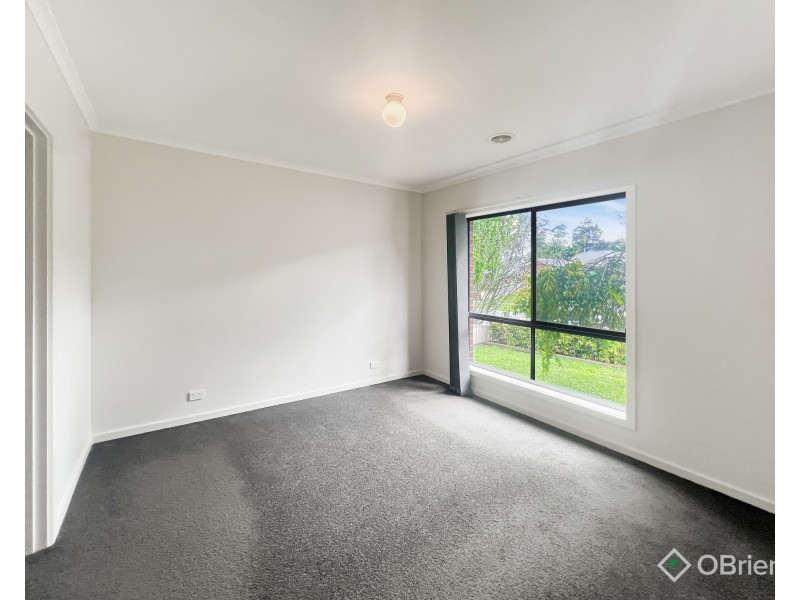 29 Valleyview Grove, Drouin VIC 3818