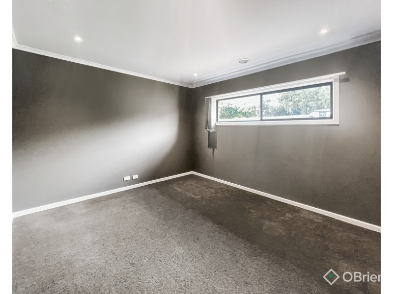 29 Valleyview Grove, Drouin VIC 3818