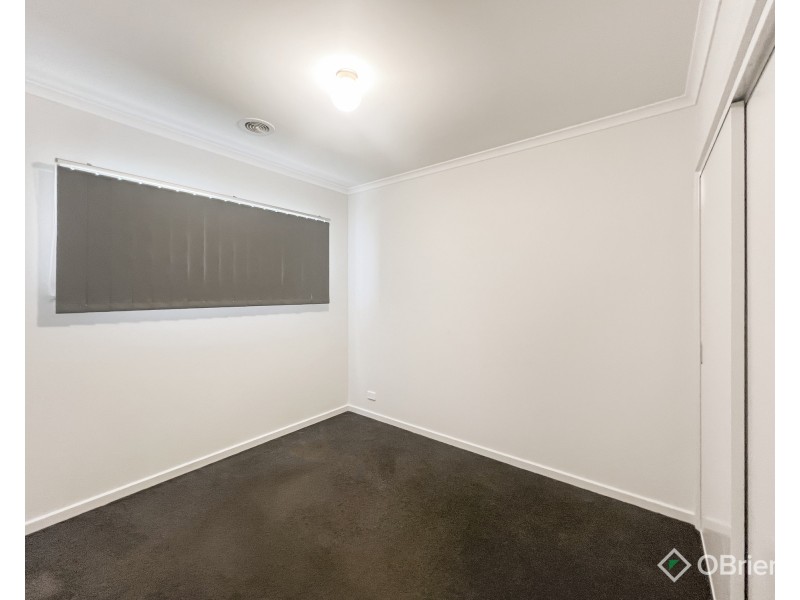 29 Valleyview Grove, Drouin VIC 3818