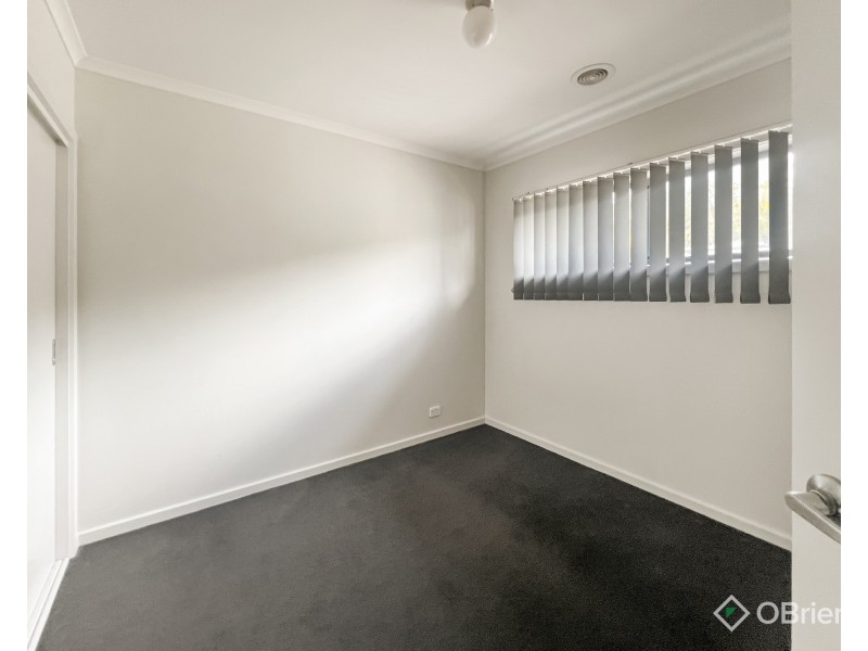 29 Valleyview Grove, Drouin VIC 3818