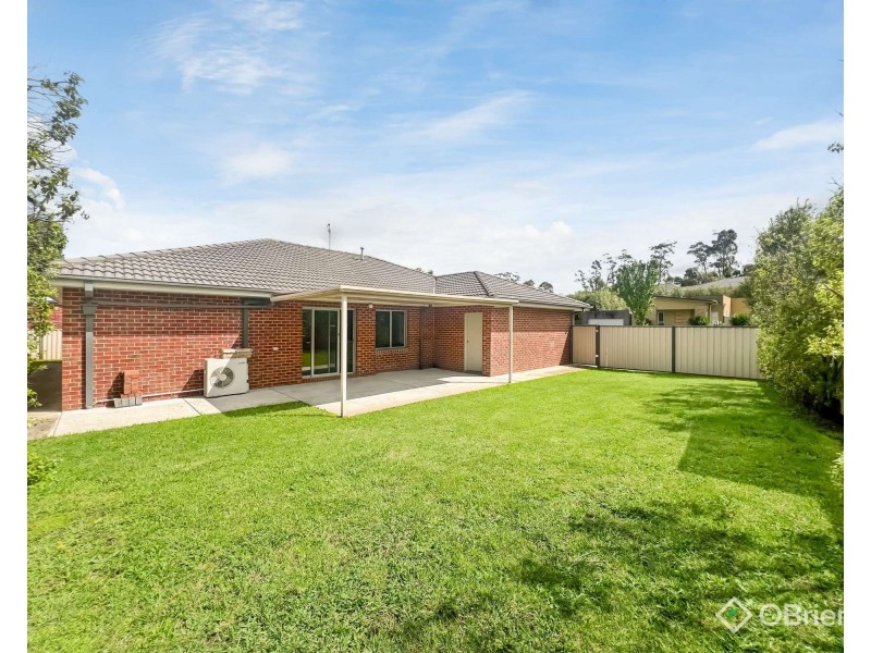 29 Valleyview Grove, Drouin VIC 3818