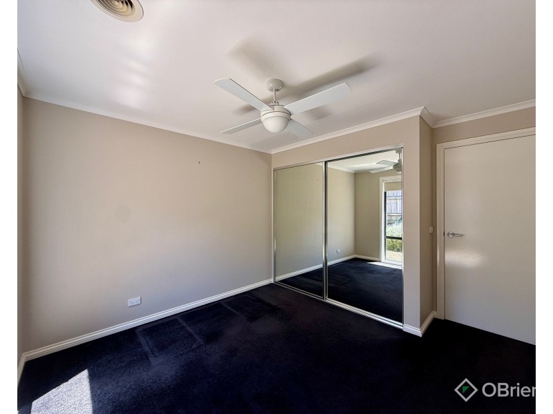 25 Buscombe Crescent, Drouin VIC 3818