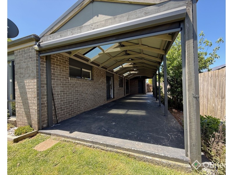 25 Buscombe Crescent, Drouin VIC 3818