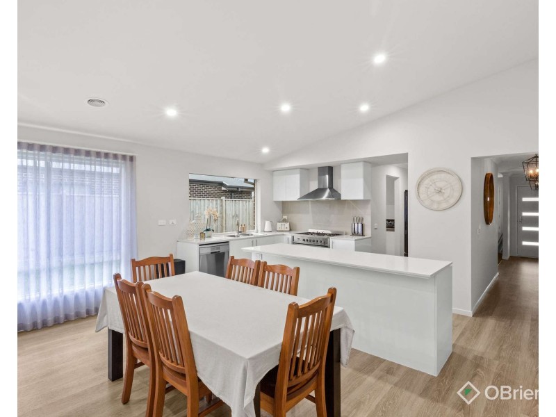 21 Coventry Drive, Warragul VIC 3820
