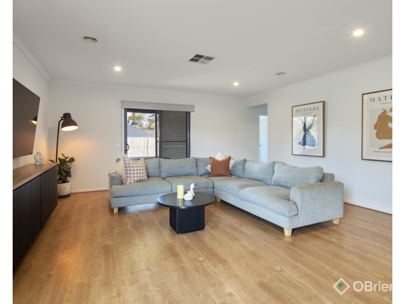32 Kurrajong Road, Warragul VIC 3820