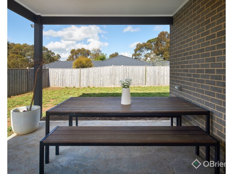 32 Kurrajong Road, Warragul VIC 3820