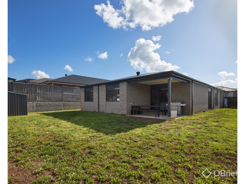 32 Kurrajong Road, Warragul VIC 3820