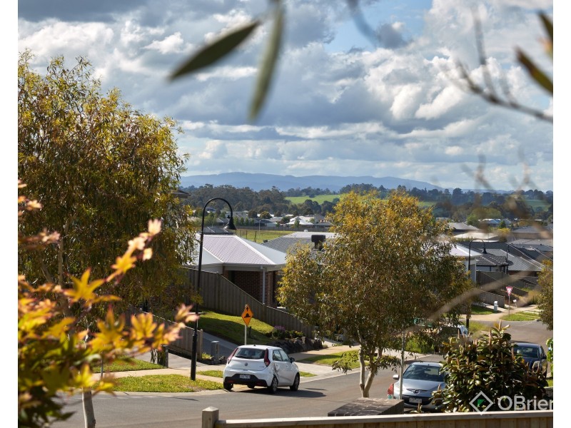32 Kurrajong Road, Warragul VIC 3820