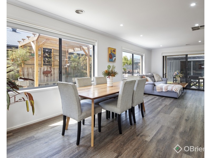 12 Coventry Drive, Warragul VIC 3820