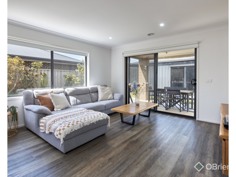 12 Coventry Drive, Warragul VIC 3820