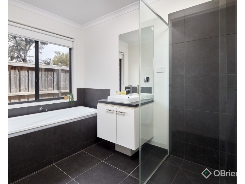 12 Coventry Drive, Warragul VIC 3820