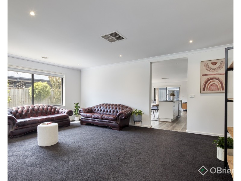 12 Coventry Drive, Warragul VIC 3820
