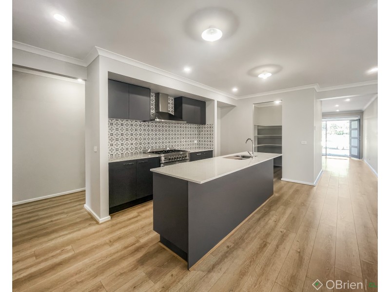 8 Meadowbrook Crescent, Warragul VIC 3820