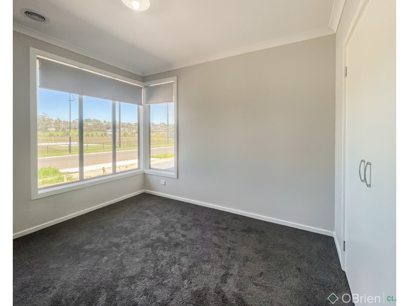 8 Meadowbrook Crescent, Warragul VIC 3820