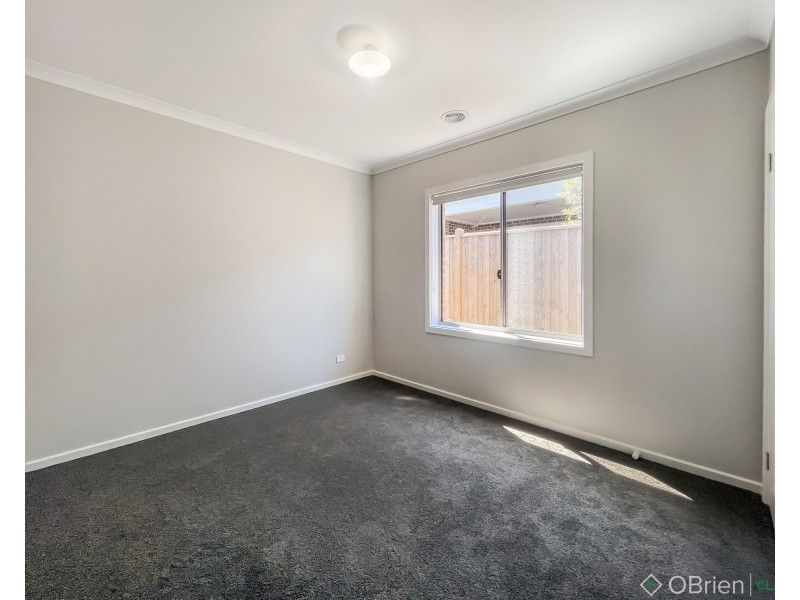 8 Meadowbrook Crescent, Warragul VIC 3820