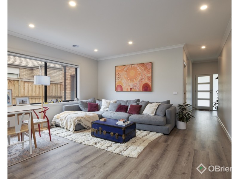 12 Snows Hill Avenue, Warragul VIC 3820