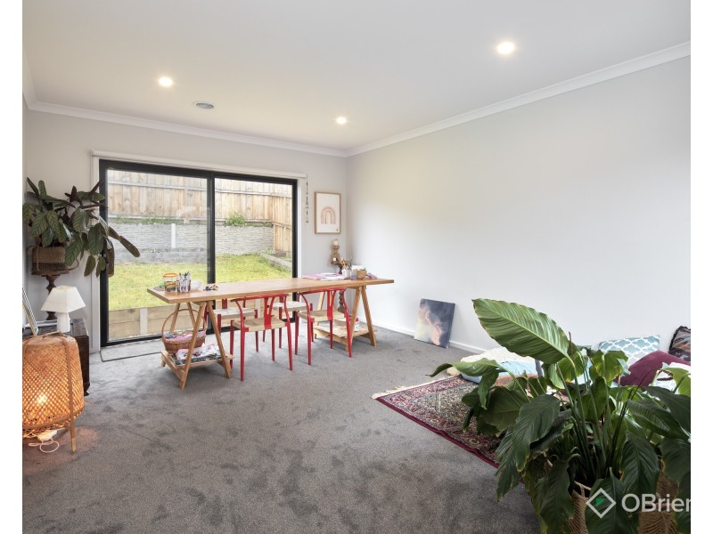 12 Snows Hill Avenue, Warragul VIC 3820