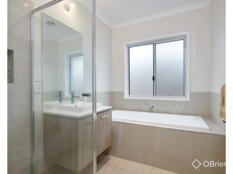 51 Meadowbrook Crescent, Warragul VIC 3820