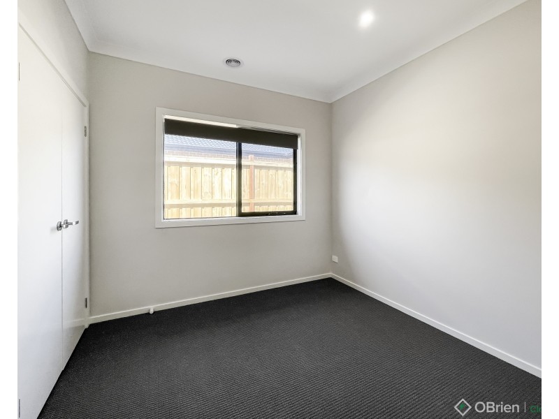 4 Evecta Street, Drouin VIC 3818