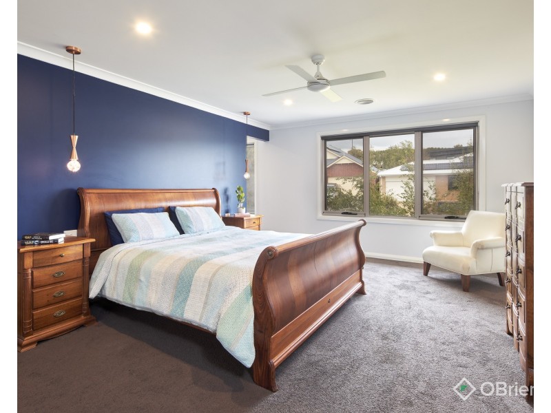 9 Finch Court, Drouin VIC 3818