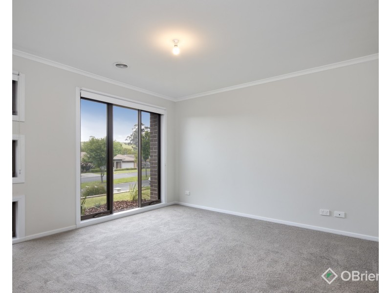 5 Harmon Drive, Drouin VIC 3818