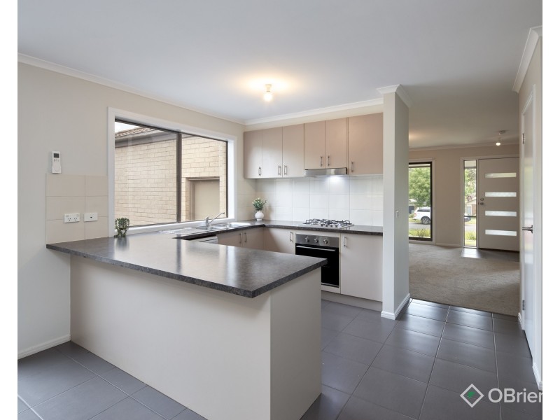 5 Harmon Drive, Drouin VIC 3818