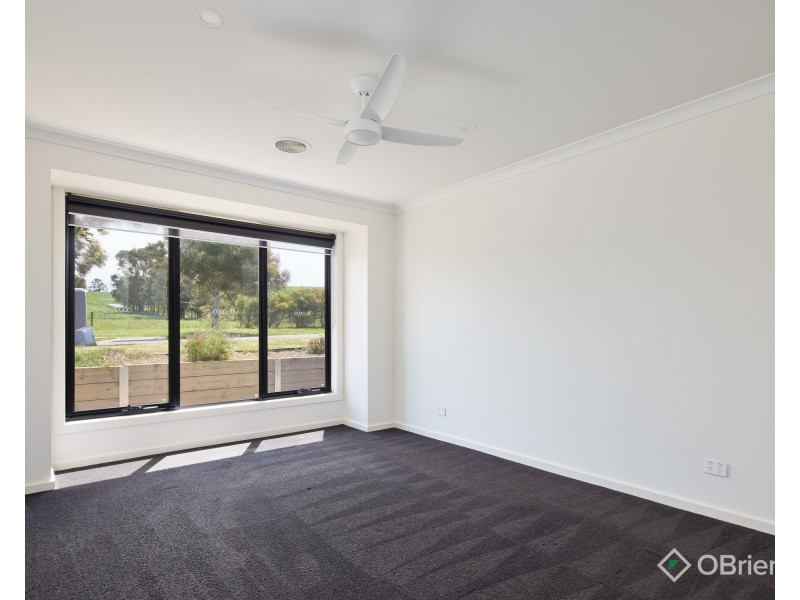 33 Streeton Drive, Warragul VIC 3820