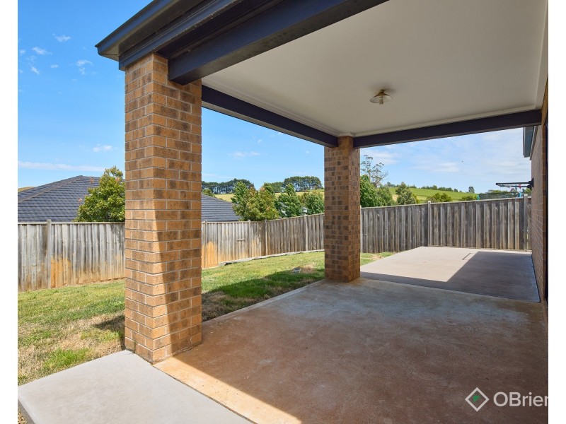 33 Streeton Drive, Warragul VIC 3820