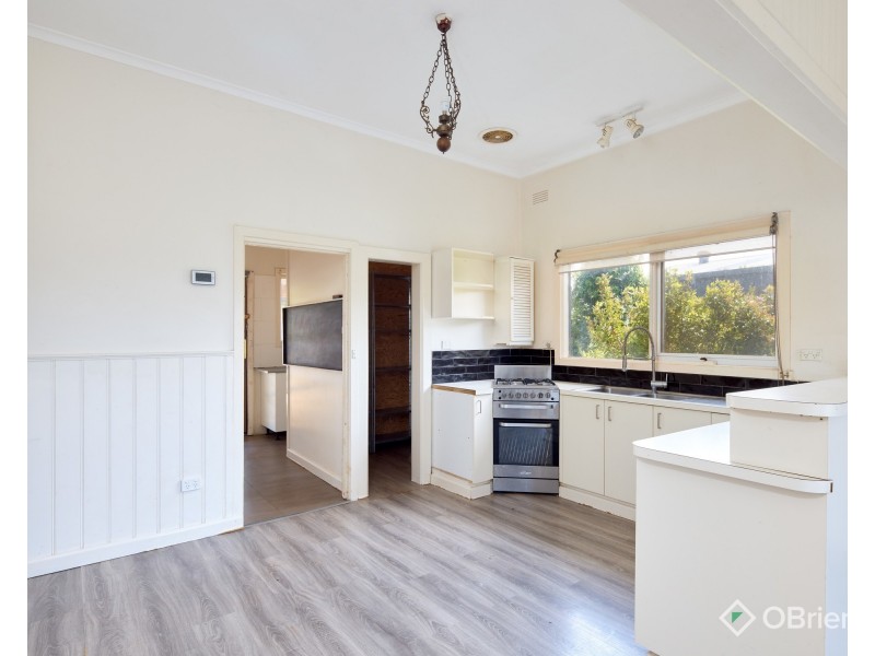 27 Korumburra-Warragul Road, Warragul VIC 3820