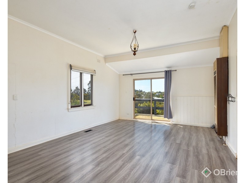 27 Korumburra-Warragul Road, Warragul VIC 3820