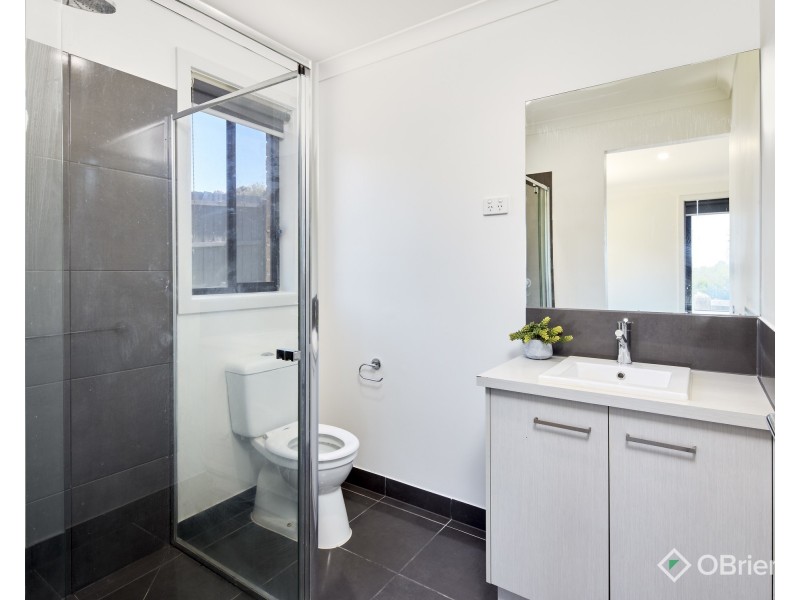 2 Palm Square, Drouin VIC 3818