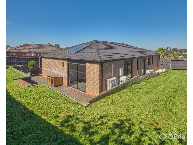 2 Palm Square, Drouin VIC 3818